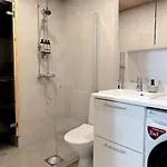 With Patio, Free Parking & Sauna! Apartman Oulu