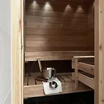 Apartman With Patio, Free Parking & Sauna! *