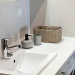 Apartman With Patio, Free Parking & Sauna!