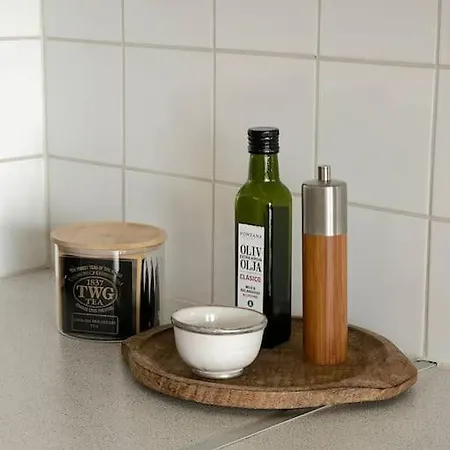 City Studio With Patio, Free Parking & Sauna! *