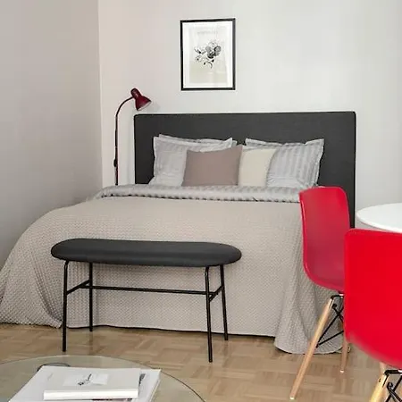 Appartement City Studio With Patio, Free Parking & Sauna! *