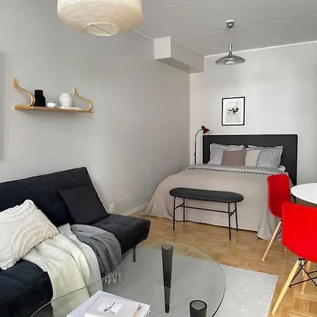 With Patio, Free Parking & Sauna! Διαμέρισμα Όουλου