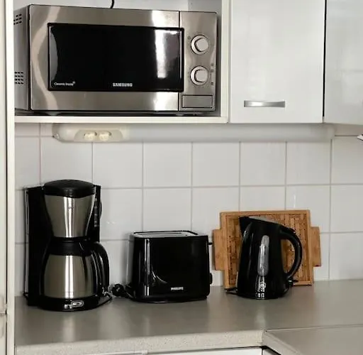 City Studio With Patio, Free Parking & Sauna!