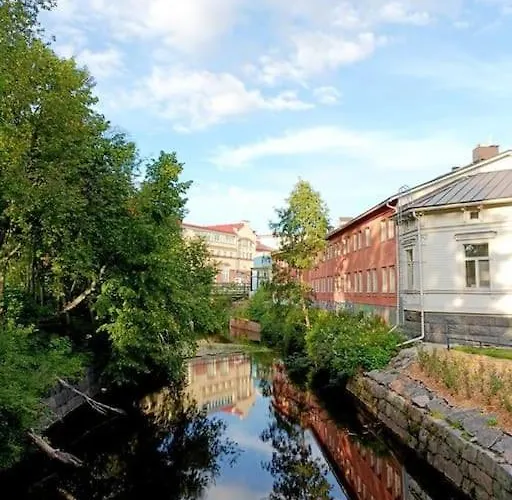 City Studio With Patio, Free Parking & Sauna! *