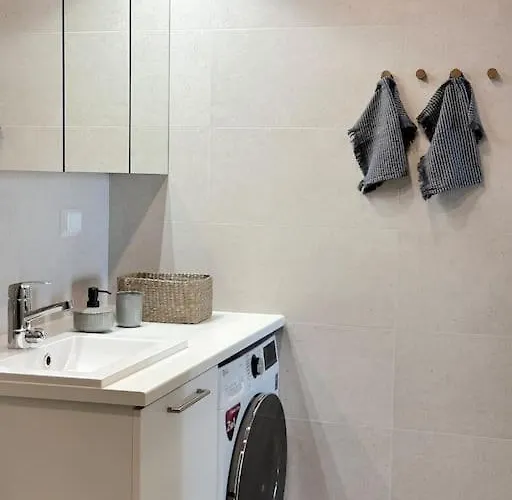 Appartement City Studio With Patio, Free Parking & Sauna! *